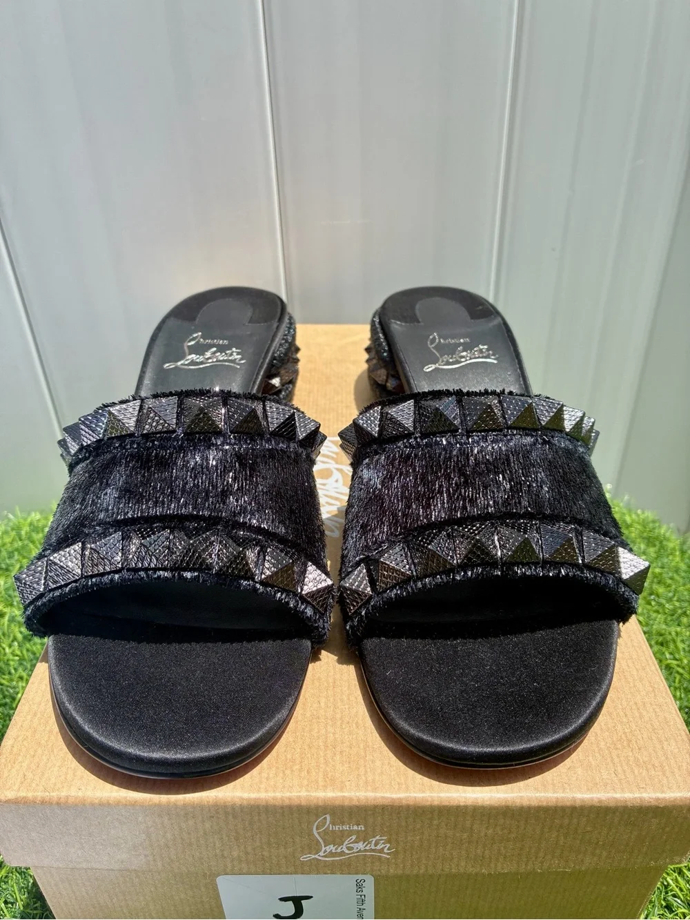 CHRISTIAN LOUBOUTIN PYRAMULE 30 SLIDE MULE SANDAL BLACK VELVET METAL STUDS SZ 38